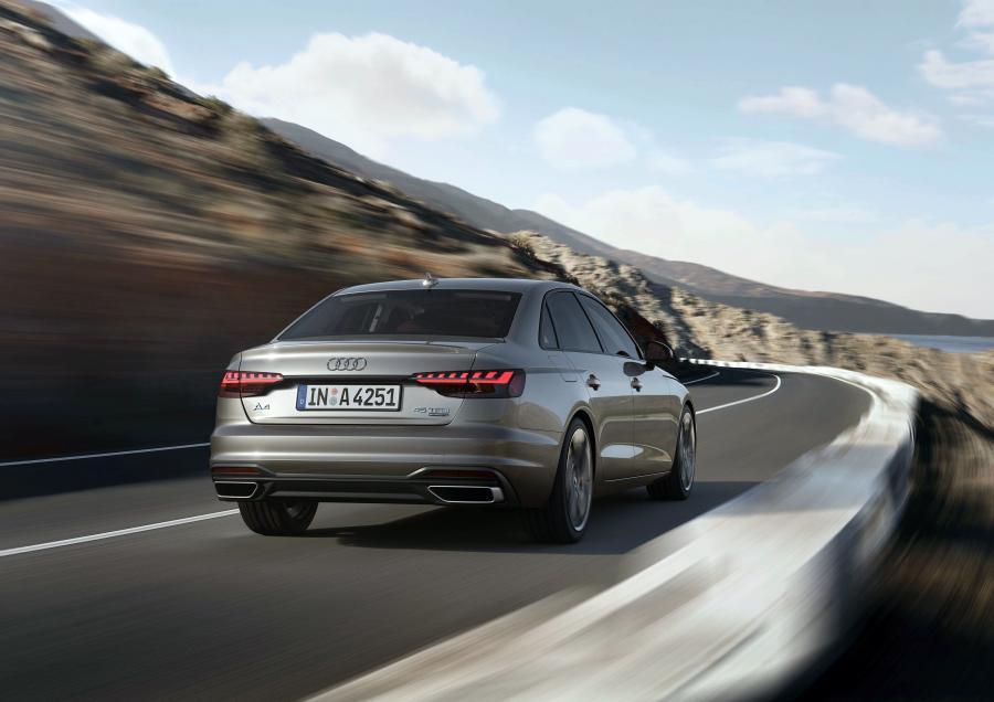  Audi A4 45 TFSI Quattro (B9) 2019 года  (WW) (фото 2 из 15)